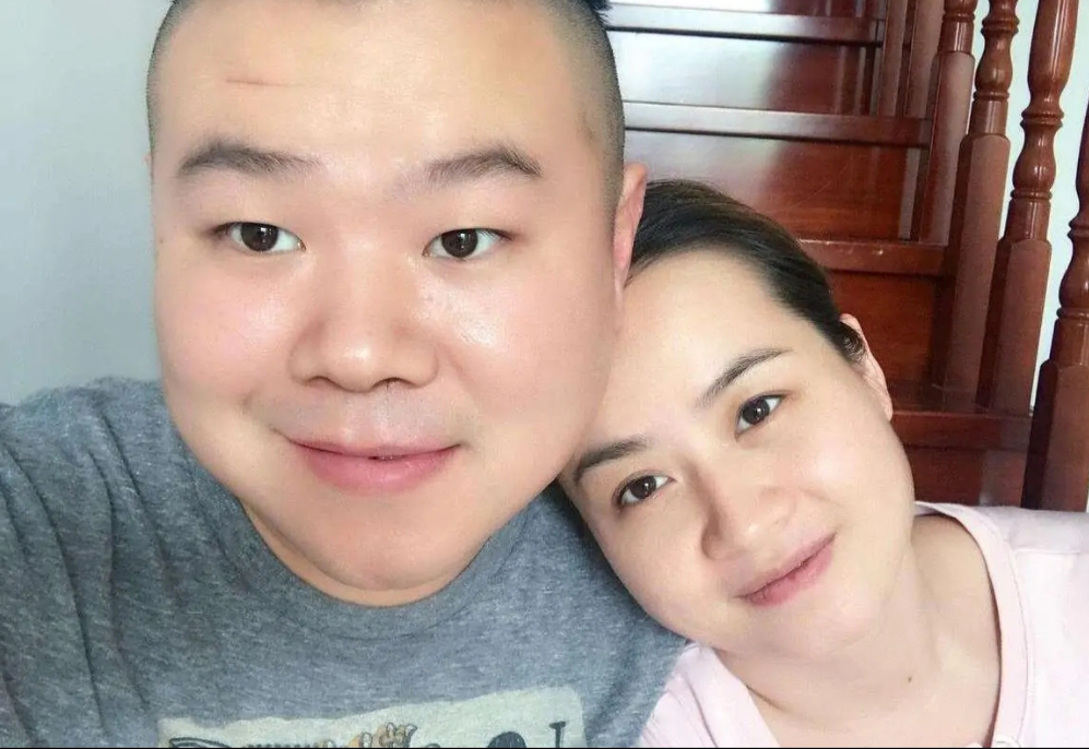 岳云鹏|离谱！时隔8年私生女母亲咬定岳云鹏，竟是曹云金一手策划？