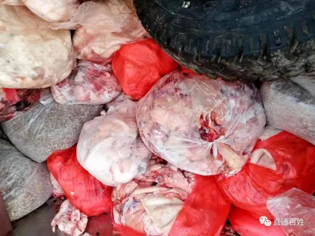 对一辆封闭式货车进行检查时在毕龙高速二龙关收费站毕节市交警支队