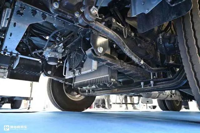 底盘稳空间大,带您看看跃进h500轻卡房车_腾讯新闻