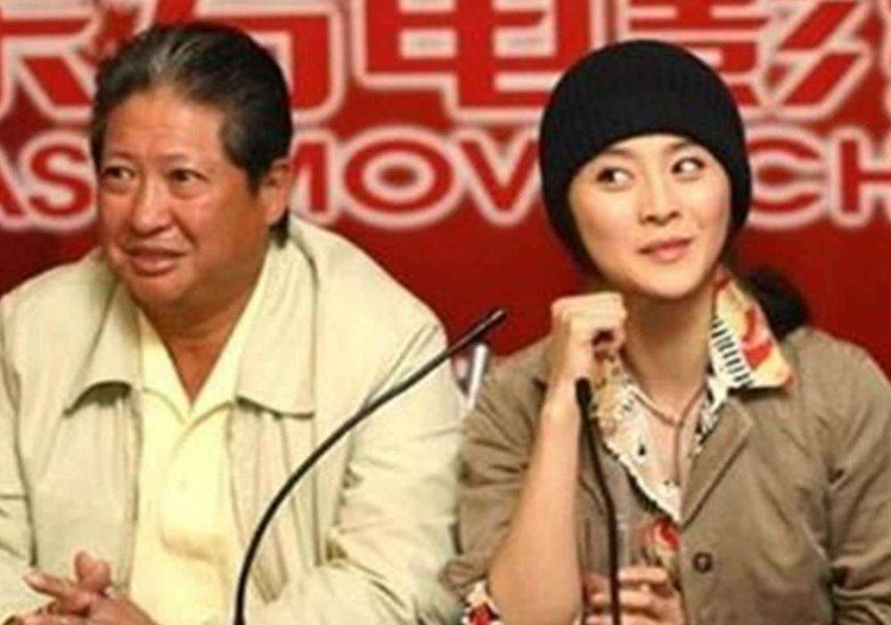 范冰冰|范冰冰洪金宝再传绯闻，女方素颜离开酒店，神情疲惫拒绝网友拍照