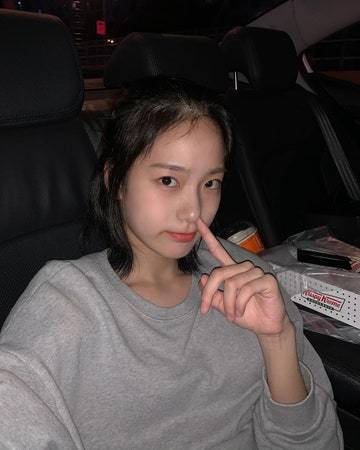 曹承希日前才刚作为gold medalist新人于公司官网亮相