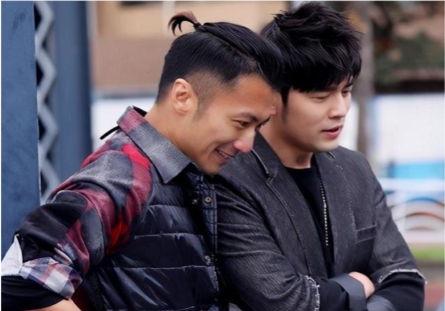 谢霆锋和周杰伦相识多年虽不常见面但友情一直都在