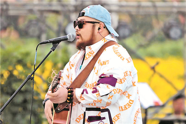 冰城街头民谣歌手 "穷唱"100座城|梦想的路上|鑫子|川子|街头音浪