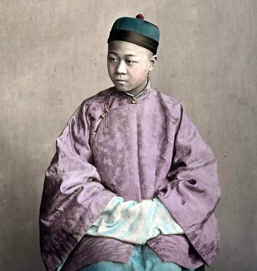 清朝罕见老照片士兵举着长刀最后一张是清代的军机大臣