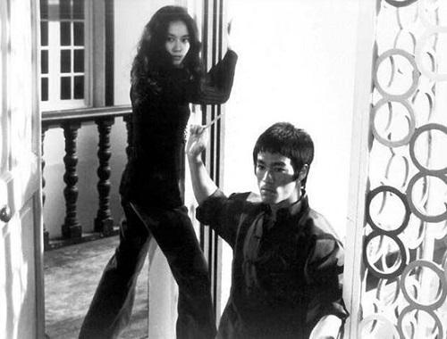 一代传奇李小龙 图三是他的红颜知己 图四动作普通人完全做不到 唐山大兄 叶问 李小龙