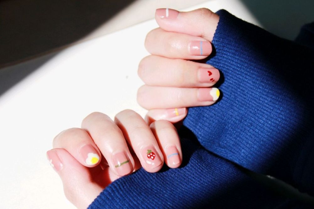 指甲油|爱美之心人皆有之，女生都爱做美甲，可指甲油的危害你知道吗？