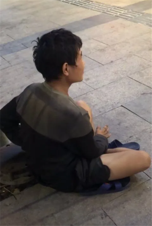 深圳华强北山寨机鼻祖陈金陵曾经身家过亿今妻离子散沦落街头