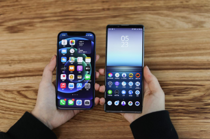 顶级硬件的碰撞,iphone 12 vs 索尼 xperia 1 ii_腾讯新闻