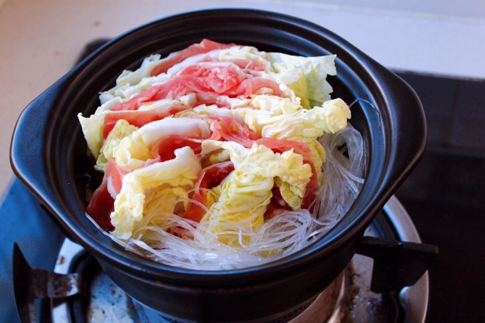 天冷就要吃这菜,一做一锅,白菜肥牛酸汤煲,鲜香味美暖乎乎!