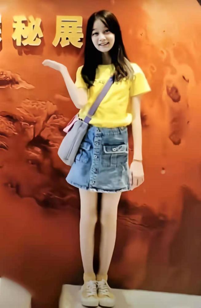 腿长惊人的星二代们,15岁腿长就堪比刘雯,曹格女儿佟大为女儿赵薇女儿