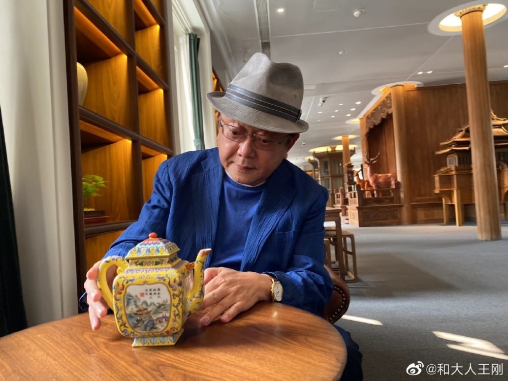 王刚|误砸2亿古董？王刚首次回应砸宝事件，网友：他赔得起！