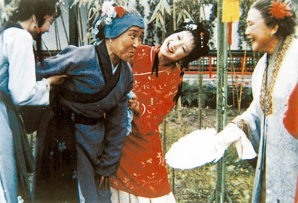 刘姥姥|《红楼梦》里，刘姥姥实为警幻仙子的凡间化身？