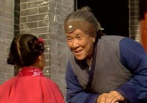 刘姥姥|《红楼梦》里，刘姥姥实为警幻仙子的凡间化身？