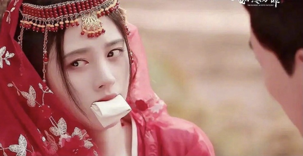 鞠婧祎|鞠婧祎演被绑架像咬化妆棉