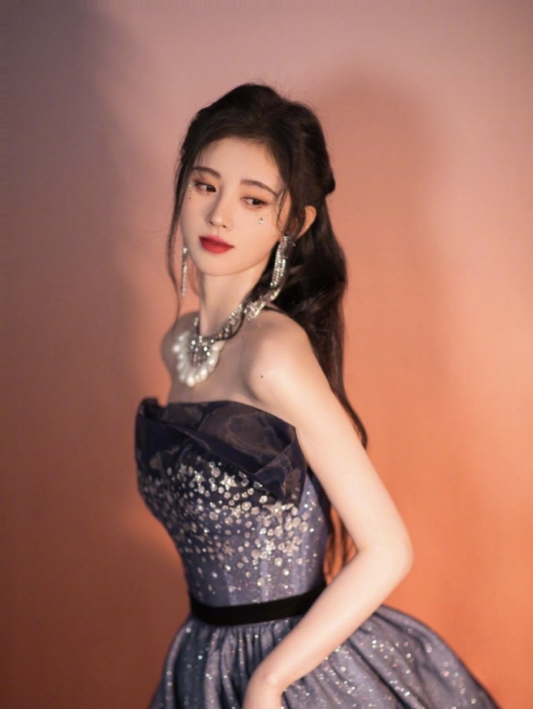 鞠婧祎|鞠婧祎演被绑架像咬化妆棉