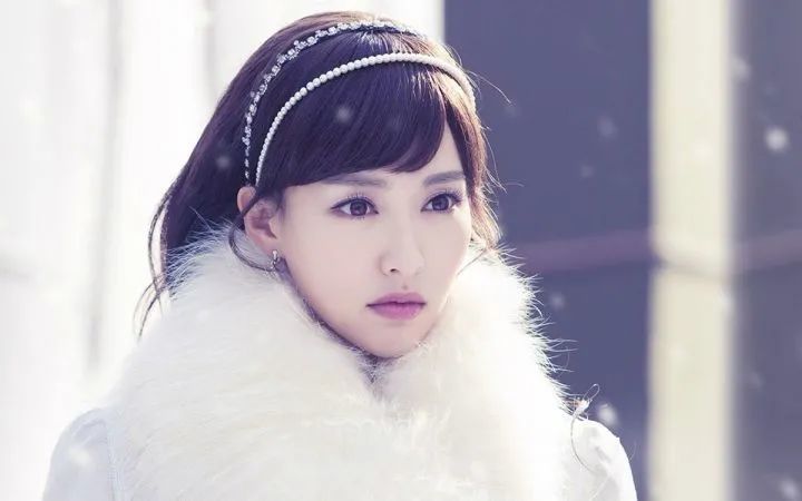 孟子义|相比孟子义古装涂指甲，肖战唐嫣美瞳更出戏，鞠婧祎女团妆才该换掉