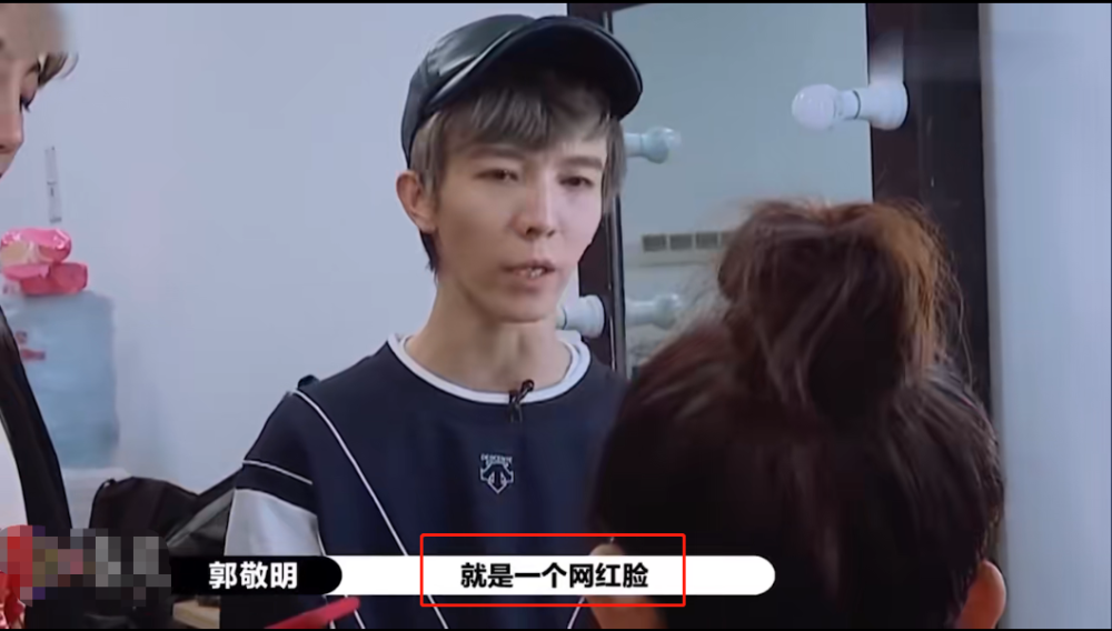 孟子义|相比孟子义古装涂指甲，肖战唐嫣美瞳更出戏，鞠婧祎女团妆才该换掉