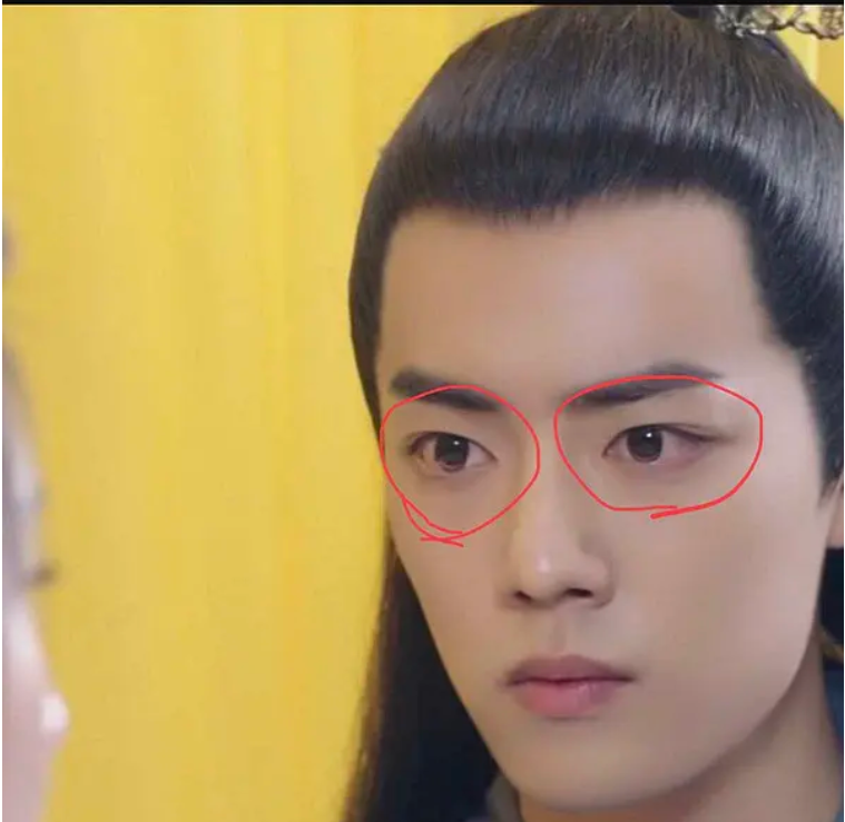 孟子义|相比孟子义古装涂指甲，肖战唐嫣美瞳更出戏，鞠婧祎女团妆才该换掉