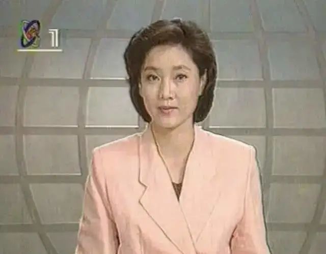 李修平|央视第一美人李修平：3次高考落榜，2次婚姻无儿女，57岁仍是女神
