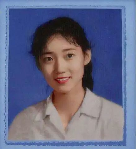 李修平|央视第一美人李修平：3次高考落榜，2次婚姻无儿女，57岁仍是女神