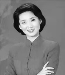 李修平|央视第一美人李修平：3次高考落榜，2次婚姻无儿女，57岁仍是女神