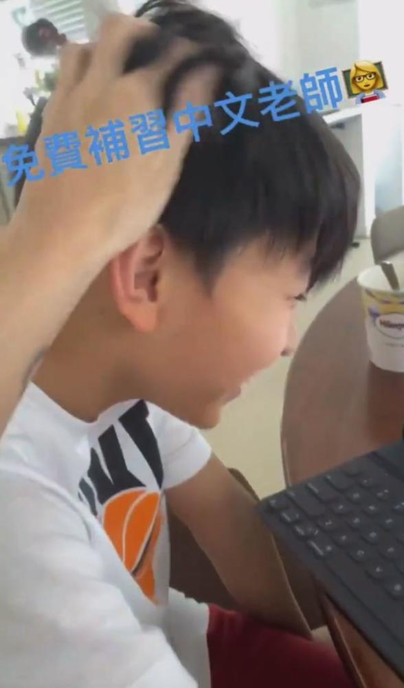 张柏芝|张柏芝二儿子罕曝光，侧脸不输谢霆锋，学简体字欲和爸妈来内地？