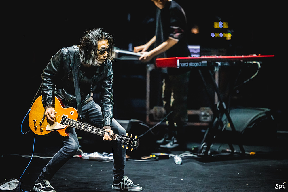 谢天笑成都音乐节压轴燃爆观众:真"现场之王"