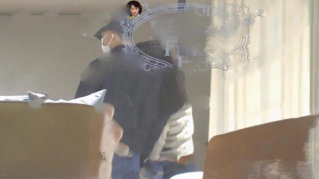 黄轩|35岁黄轩好事将近？携圈外女友逛家居馆，女方歪头靠其肩膀显甜蜜