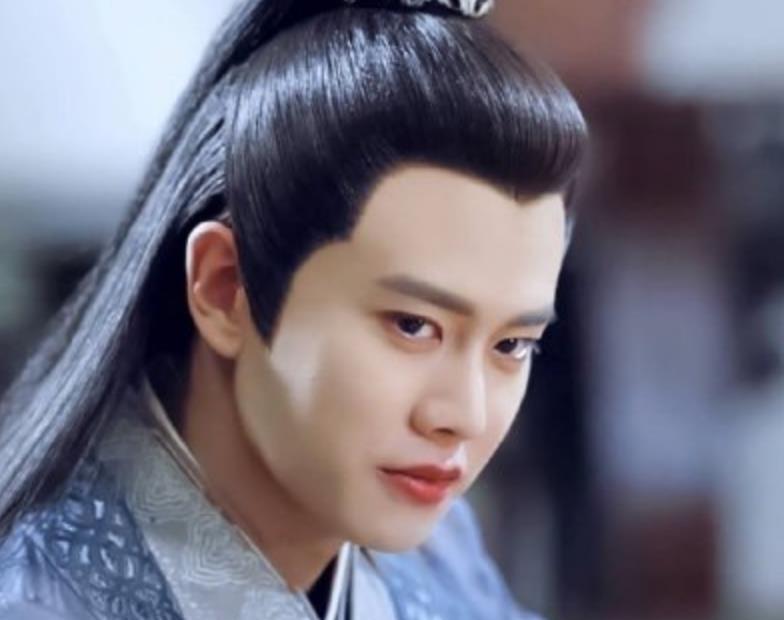 薛之谦"最牛"的粉丝,为了追薛之谦,将自己追成了一线大咖明星