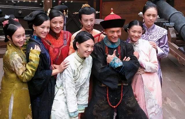 不过正是因为《鹿鼎记》名气很大,所以大家对于演员们的要求也格外