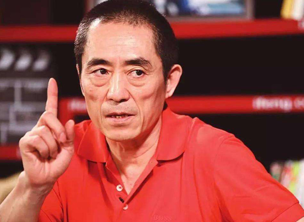 一秒钟|《一秒钟》发布花絮，女主拍戏哭不出来，张艺谋在旁鼓励太有耐心