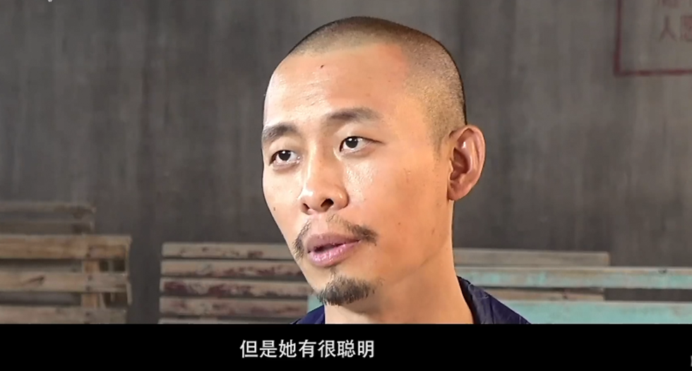 一秒钟|《一秒钟》发布花絮，女主拍戏哭不出来，张艺谋在旁鼓励太有耐心