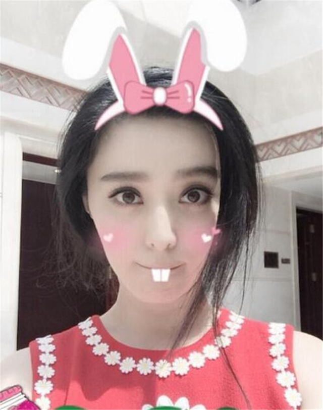 范冰冰|范冰冰被曝双喜临门，将亮相重磅电影盛典，手机壳这一细节疑与李晨复合