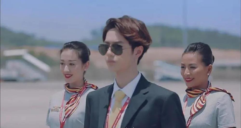 豪门|见明星，嫁豪门？头等舱空乘的日与夜