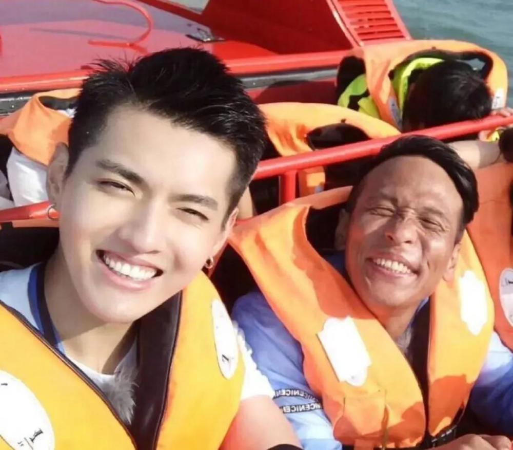 豪门|见明星，嫁豪门？头等舱空乘的日与夜