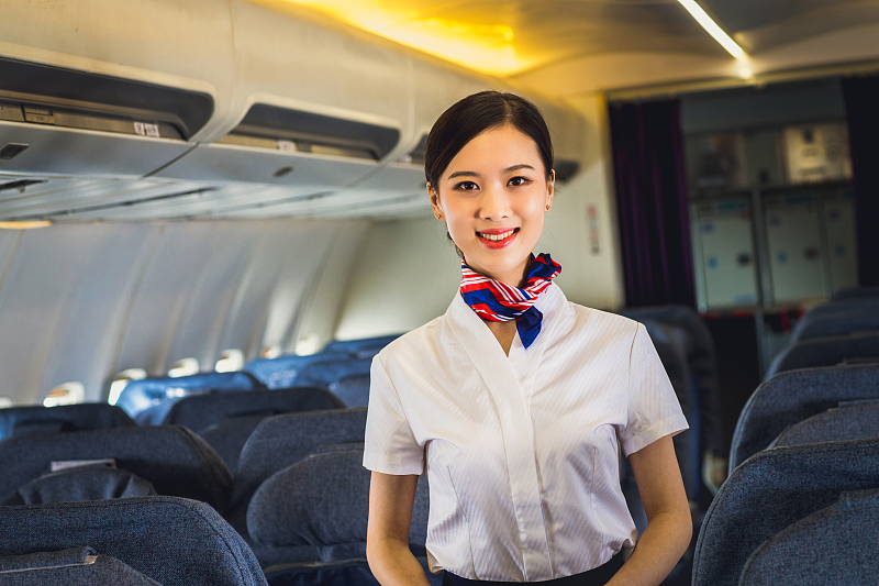 豪门|见明星，嫁豪门？头等舱空乘的日与夜