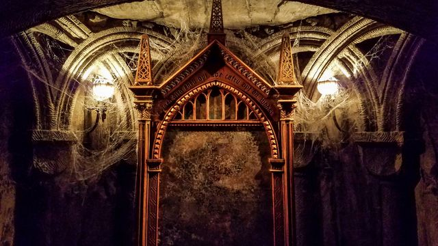 哈利波特神奇的厄里斯魔镜你会在镜中看到什么呢