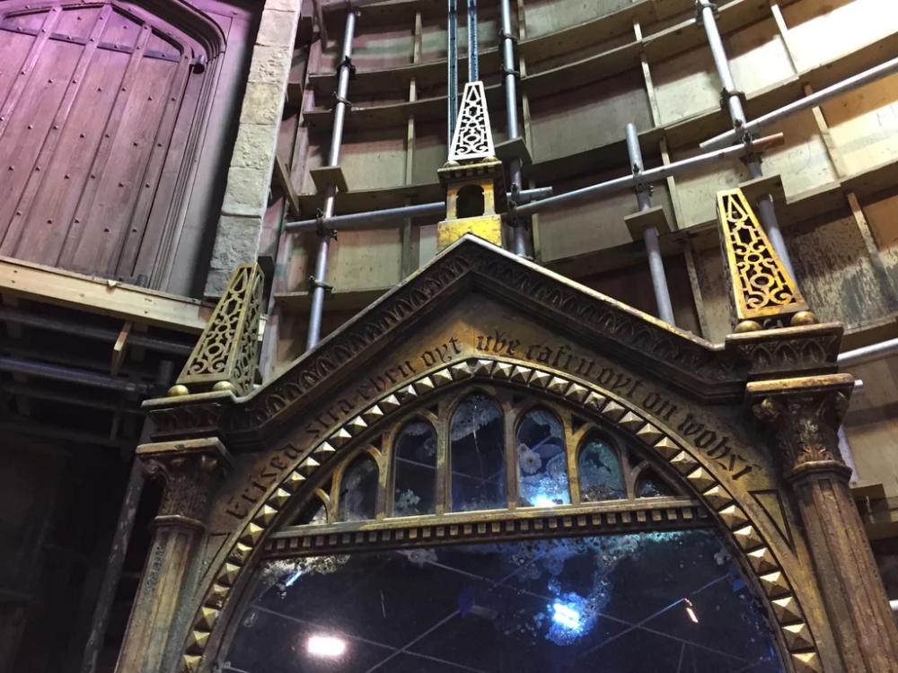 哈利波特神奇的厄里斯魔镜你会在镜中看到什么呢