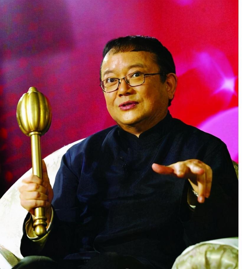 错砸2亿古董?王刚首次回应当年鉴宝事件,自曝不愿再提事情真相
