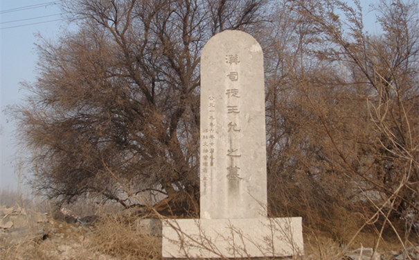 三国古墓祭拜颜良庙的十五里之内不准设有关羽庙