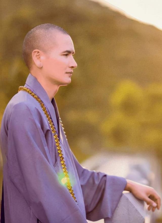 网红和尚释明心高大帅气不输唐僧被无数美女粉丝追求爱慕