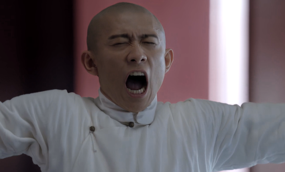 张一山|别再骂鞠婧祎了，张一山比她更夸张，鬼马韦小宝被演成一个傻子