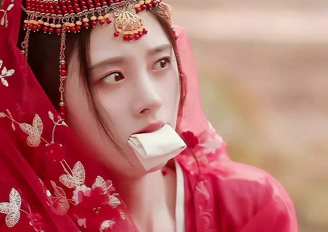 张一山|别再骂鞠婧祎了，张一山比她更夸张，鬼马韦小宝被演成一个傻子