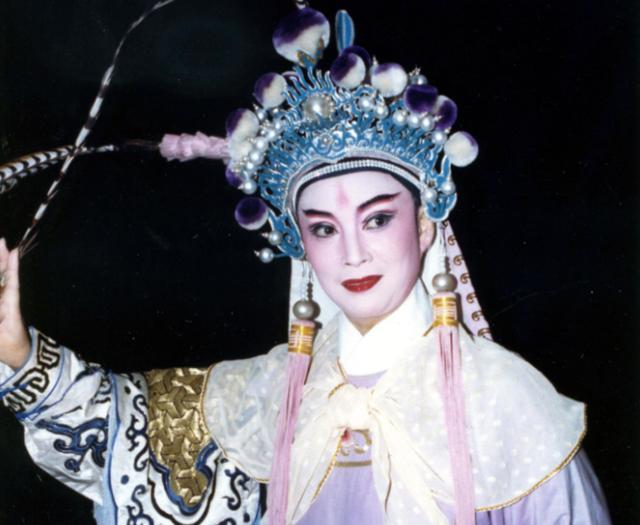 《舞台姐妹》邢月红,曹银娣曾嫁《霓虹灯下的哨兵》赵大大袁岳?