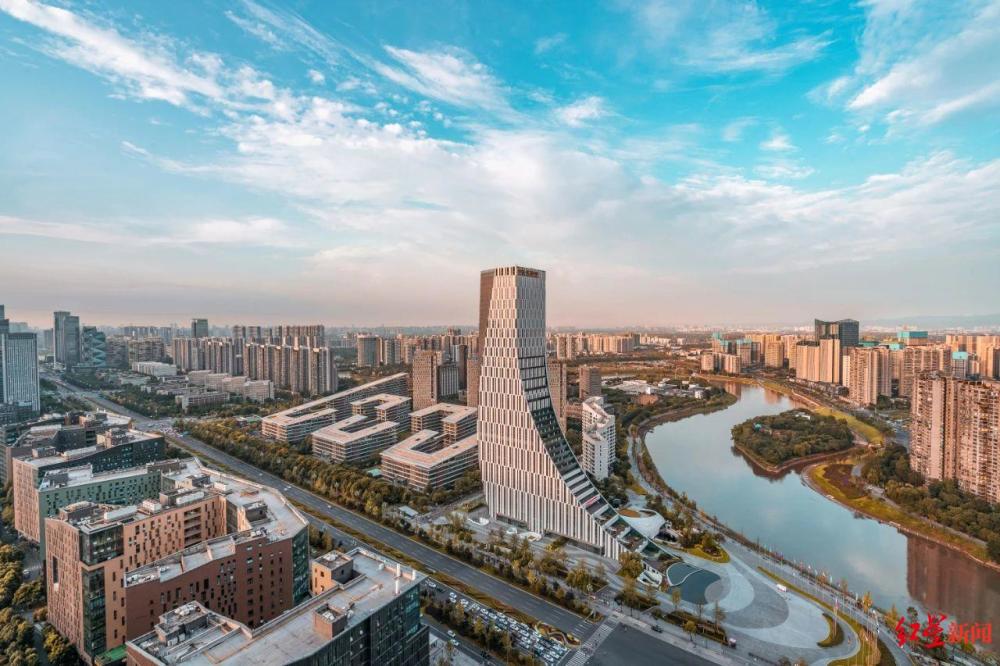 gdp乘数为4_四大直辖市上半年GDP出炉:上海依旧领先,这一城市却“掉队”