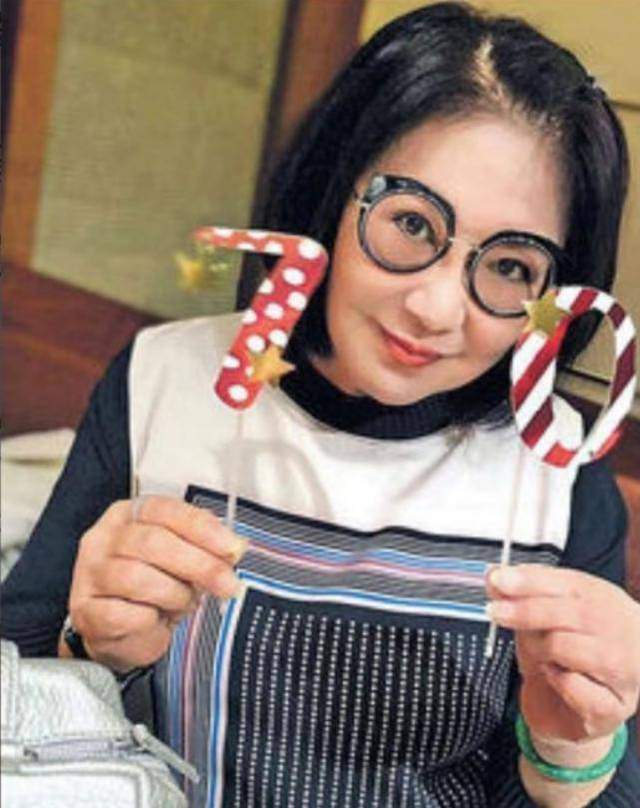 宣萱|最佳收视荧幕情侣！宣萱晒与欧阳震华合照，引网友猜测有新作品