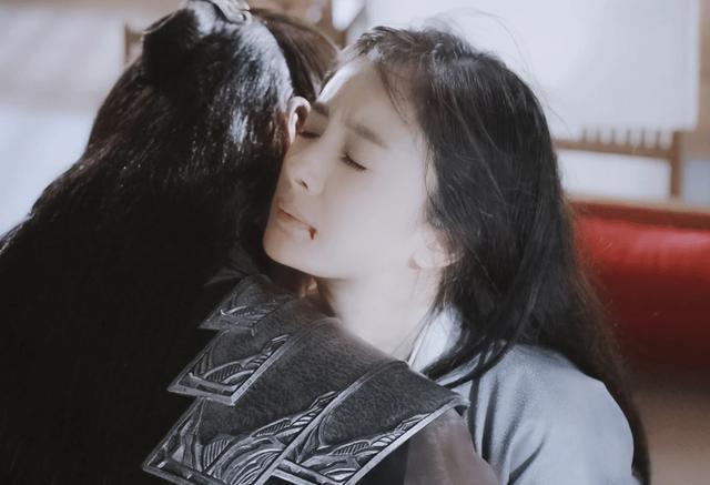 雷霆战将|《雷霆战将》停播很冤？迪丽热巴早被坑过，杨幂新剧是同一导演！