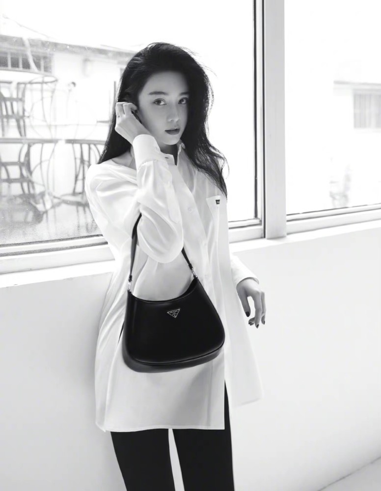 范冰冰|范冰冰再次解锁高奢新合作，发最新美照宣传，却被她的身材惊艳