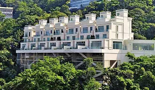 另据港媒报道,有代理指出,钱峰雷其持有的山顶白加道28号单号屋,于