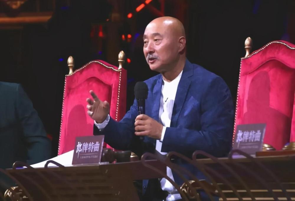 金牌喜剧班|央视《金牌喜剧班》开录，陈佩斯C位，看到他的鞋，还真是个爷